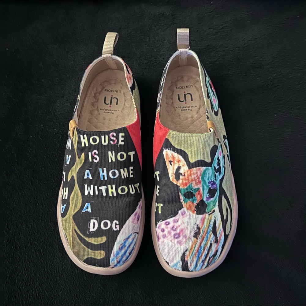 UIN Chihuahua lightweight slip on shoes